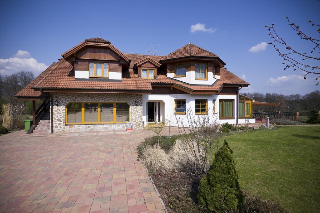 Penzion Honore Depoltovice ภายนอก รูปภาพ
